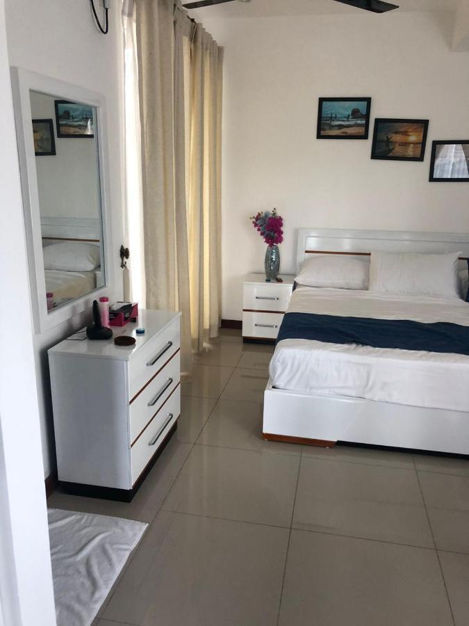 Trincomalee Ocean Front Condos Kültér fotó