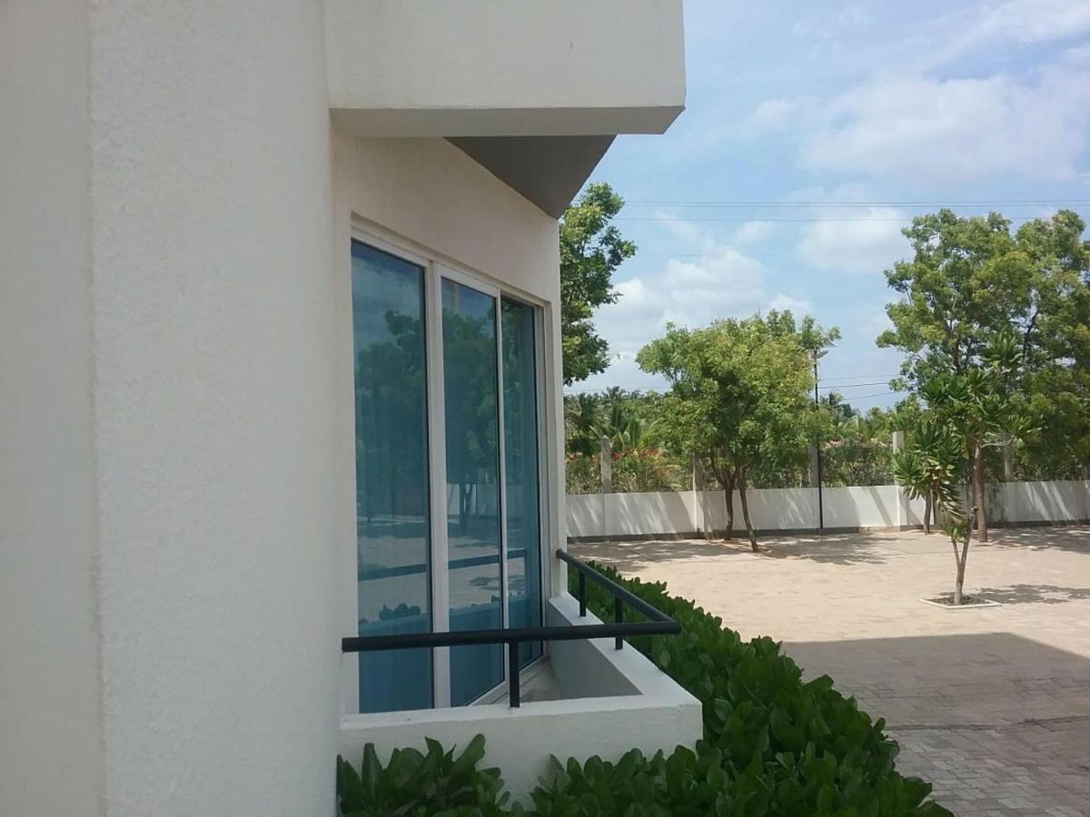 Trincomalee Ocean Front Condos Kültér fotó