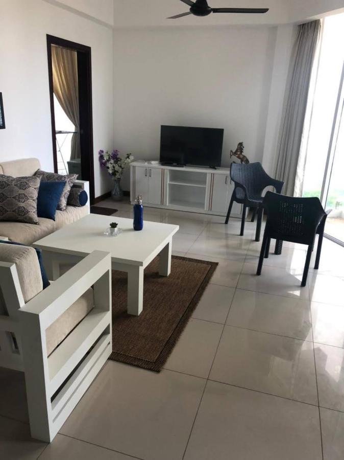 Trincomalee Ocean Front Condos Kültér fotó